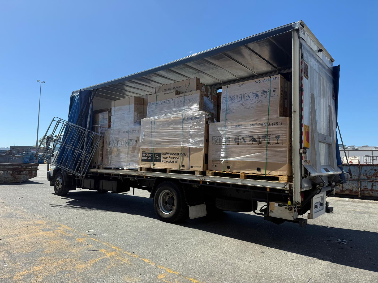ABS Transport long truck with samsung TV loaded side image